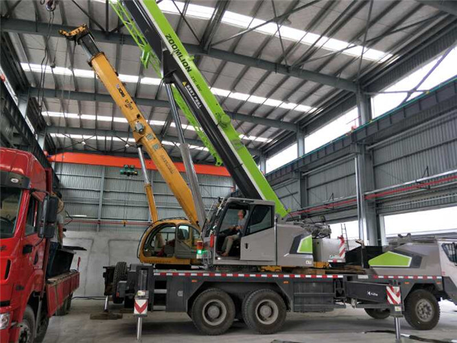 泸水市高空车出租需要注意哪些安全事项？